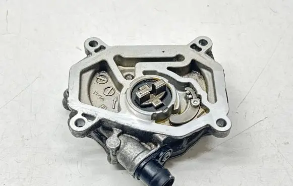 Mercedes-Benz A W177 Vacuum pump A2641800000