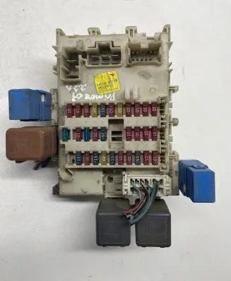 Nissan Primera Fuse box set 24350AV700 062002