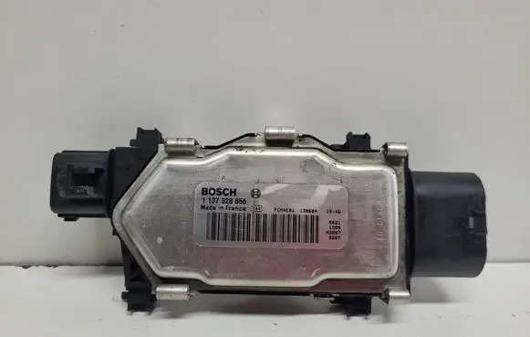 Mercedes-Benz B W246 W242 Coolant fan relay 1137328656