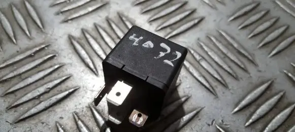 Audi A8 S8 D3 4E Other relay 8d0951253a 373