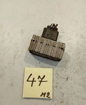 Opel Vectra C Glow plug pre-heat relay 09132691