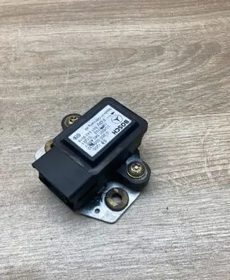 Mercedes-Benz E W210 ESP acceleration yaw rate sensor 0015404517 0265005230