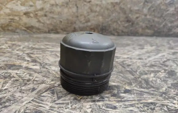 Jaguar XJL Oil filter cover 8W936A832AB