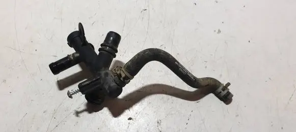 Engine coolant pipe/hose