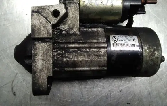 Renault Megane II Starter motor 8200227092 M000T91581