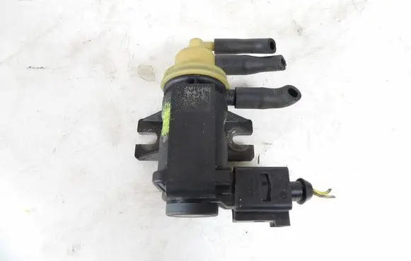 Seat Leon (5F) Vacuum valve 04L131051F