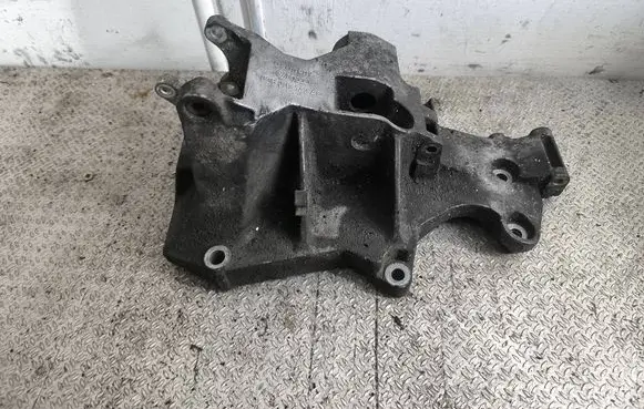 Volkswagen Golf V Generator/alternator bracket 038903143AE