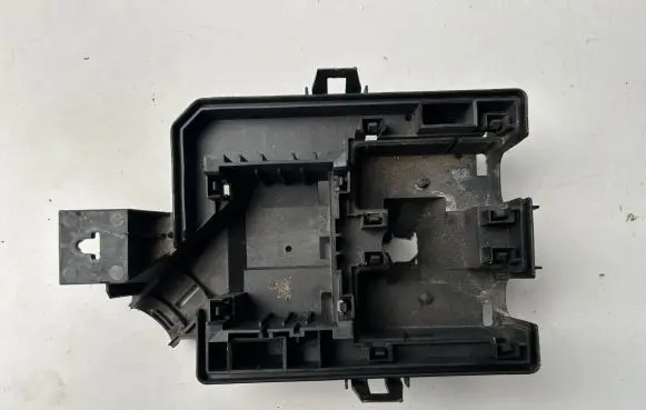 Opel Corsa E Fuse box cover 95941608