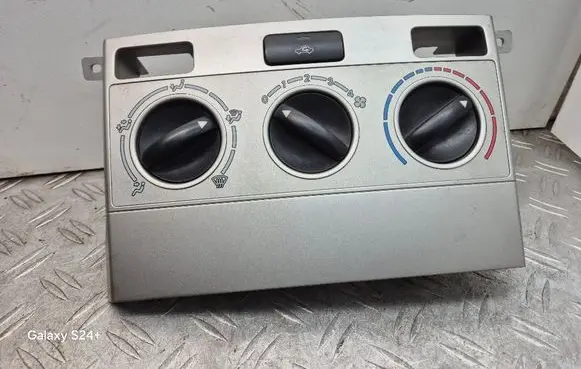 Toyota Corolla Verso AR10 Climate control unit 559000F010 554200F010
