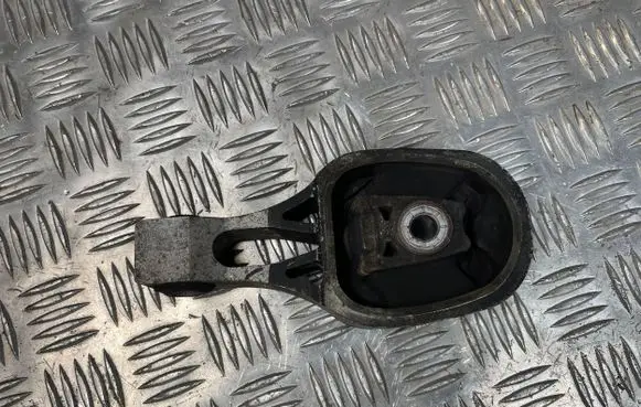 Peugeot 208 Engine mount bracket 9824116780