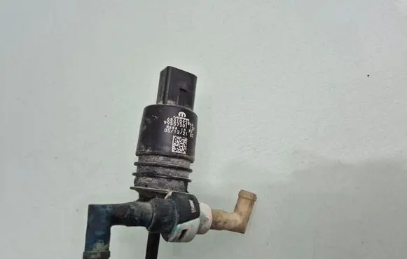 Windscreen/windshield washer pump