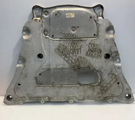 BMW X7 G07 Engine splash shield/under tray 6862071