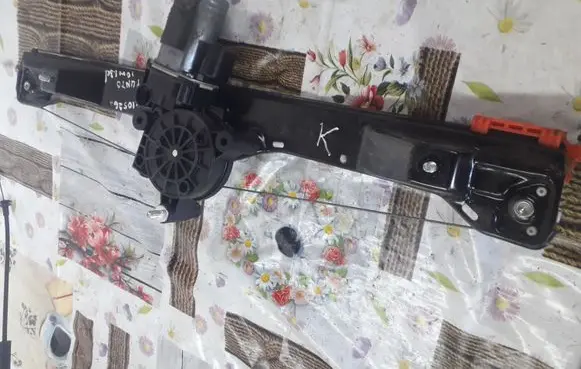 Fiat Punto (199) Front door window regulator with motor 