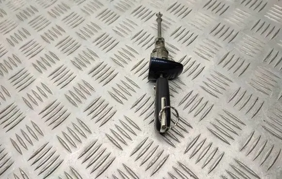 Toyota Avensis T270 Front door lock (next to the handle) N0504254