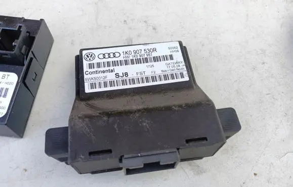 Volkswagen Golf V Gateway control module 1K0907530R