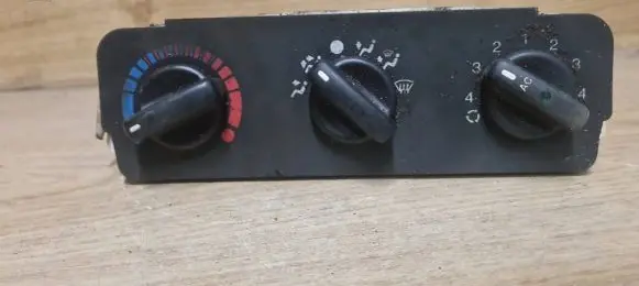 Ford Mondeo MK I Climate control unit 93BW18D451A