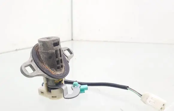 Mazda Premacy Tailgate exterior lock 