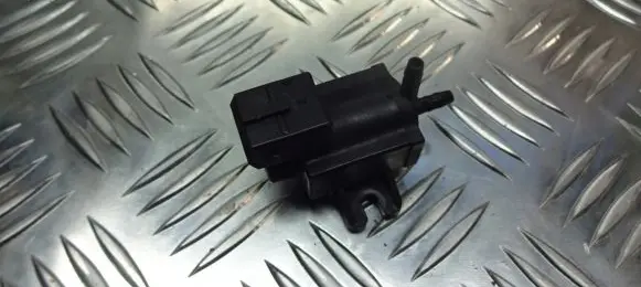 Opel Astra H Vacuum valve 8972882491