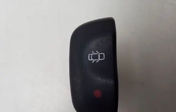 Renault Megane I Central locking switch button 841242B