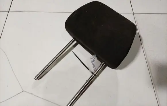 Volkswagen PASSAT B6 Front seat headrest 