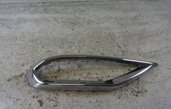 Volkswagen Tiguan Rear bumper trim bar molding 5NA807883A