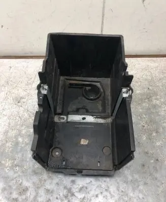 Battery box tray