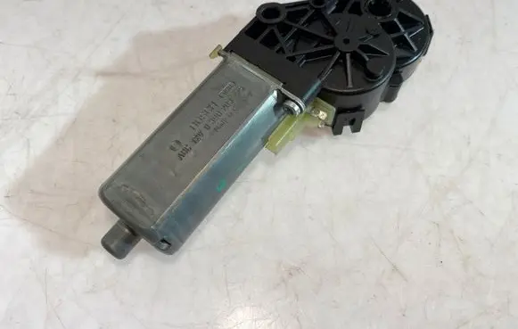 Audi Q7 4L Seat adjustment motor 0390203225