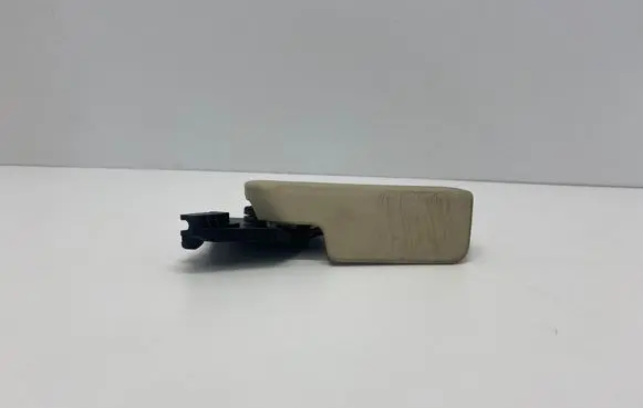 Volkswagen Touareg II Engine bonnet (hood) release handle 7P0823633