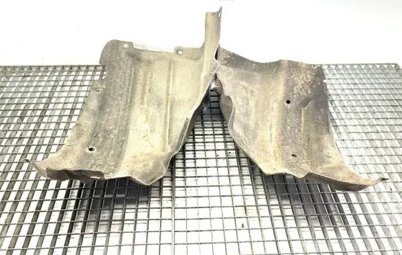 Front wheel arch liner splash guards