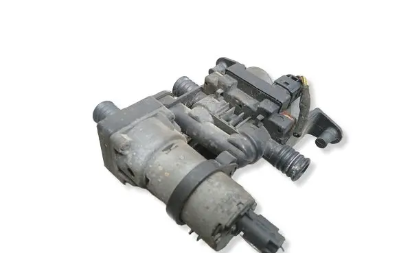 BMW 5 E39 Coolant heater control valve 8374994