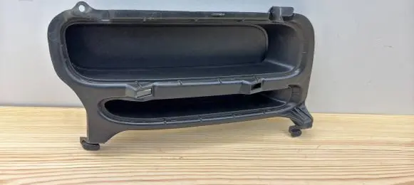 Toyota Avensis T250 Front bumper lower grill 52127-05010