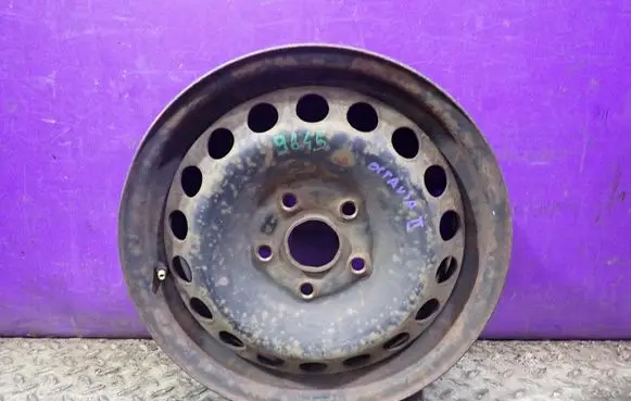Skoda Octavia Mk2 (1Z) R15 steel rim 