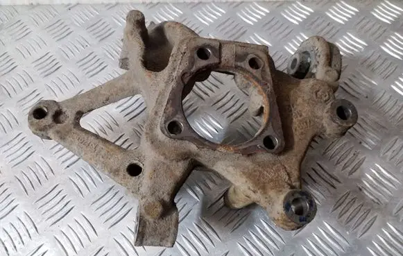 Rear wheel hub spindle/knuckle