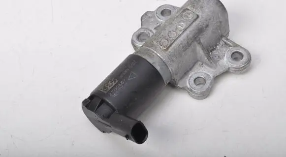 Volvo V40 Camshaft vanos timing valve 31480440