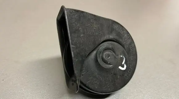 Volkswagen Touran I Horn signal 0052306 05200