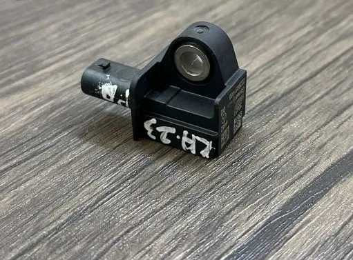 Mercedes-Benz C W205 Airbag deployment crash/impact sensor 2229051400