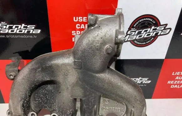 Volkswagen Golf V Intake manifold 03G129713K
