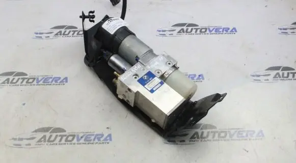 BMW 5 E60 E61 Tailgate hydraulic pump motor 7111867