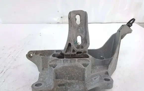Opel Corsa F Gearbox mounting bracket 9824296180 4A109750