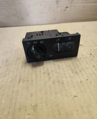 Volkswagen Golf III Light switch 1H6941531N 04050504
