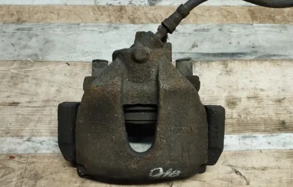 Ford C-MAX I Front brake caliper 736278