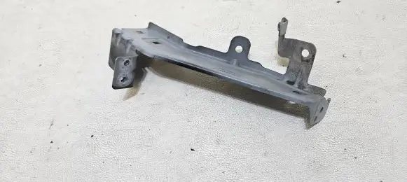 Smart ForFour II W453 Fender mounting bracket 631431403R