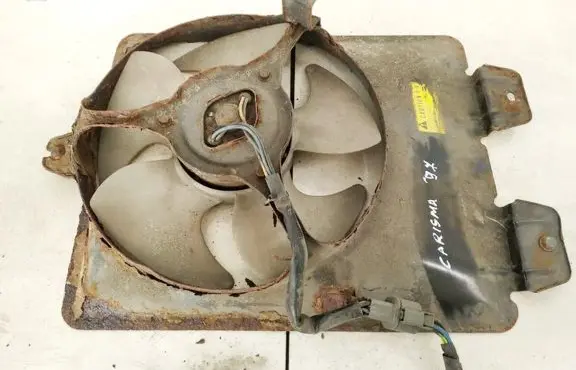 Mitsubishi Carisma Radiator cooling fan shroud