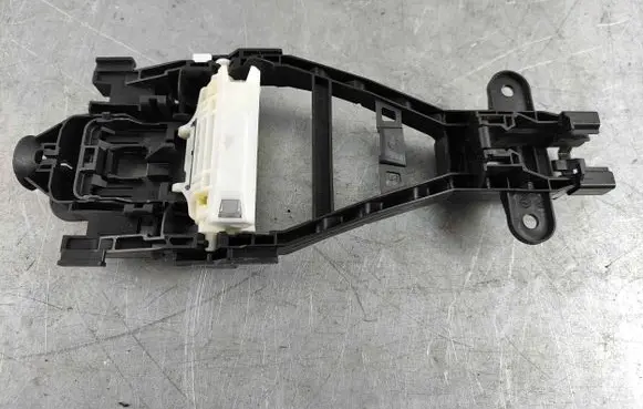 Volvo XC40 Front door exterior handle/bracket 30747097