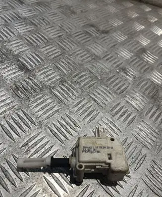 Porsche Cayenne (9PA) Tailgate boot lock/latch motor 7L5827761