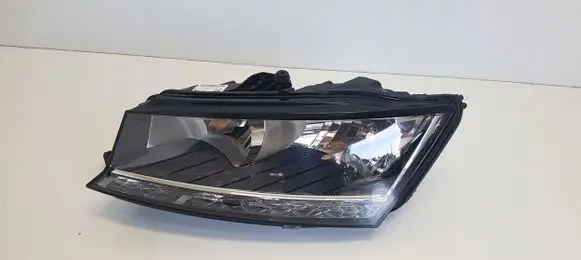 Skoda Fabia Mk3 (NJ) Headlight/headlamp