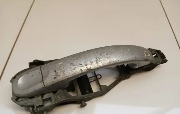 Volkswagen Golf Plus Front door exterior handle 1K0837885A