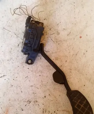 Audi A6 Allroad C5 Accelerator throttle pedal 8D2721523 6PV00777009