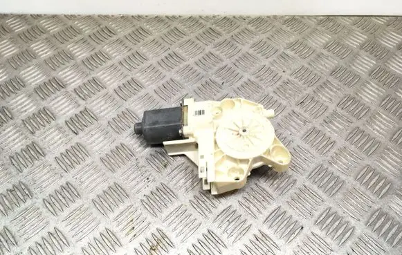 Ford Focus Front door window regulator motor 4M5T14A389 995208101 0130822217