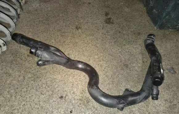 BMW 5 E60 E61 Engine coolant pipe/hose 7806706 2211106 106172